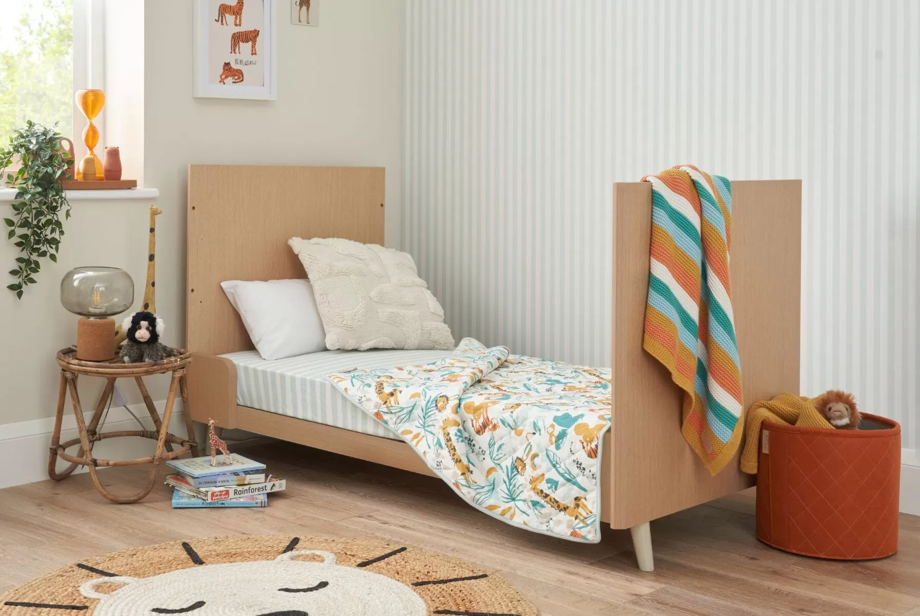 Tutti bambini Fika Cot Bed - Light Oak/White Sand