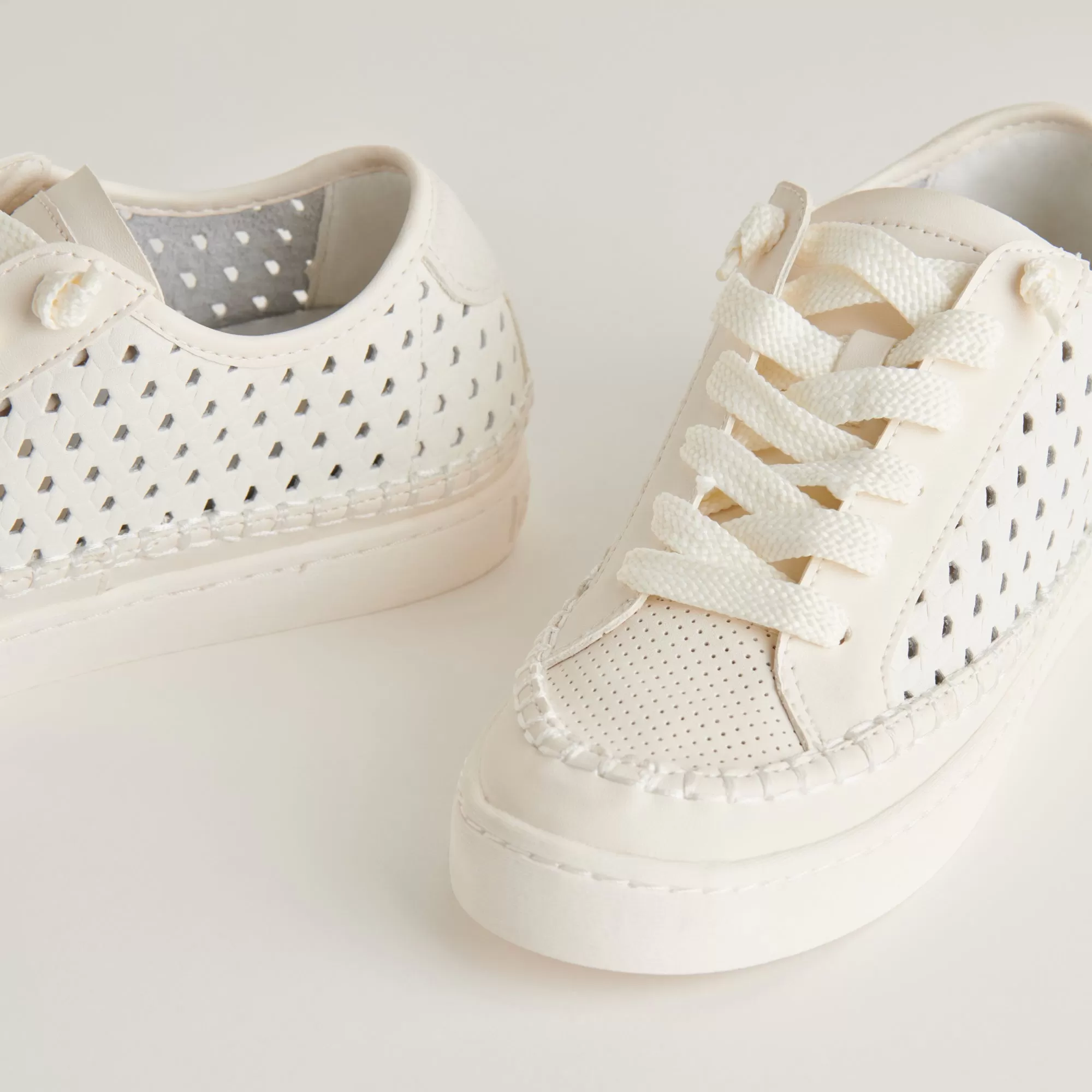 ZOLEN SNEAKERS WHITE PERFORATED LEATHER